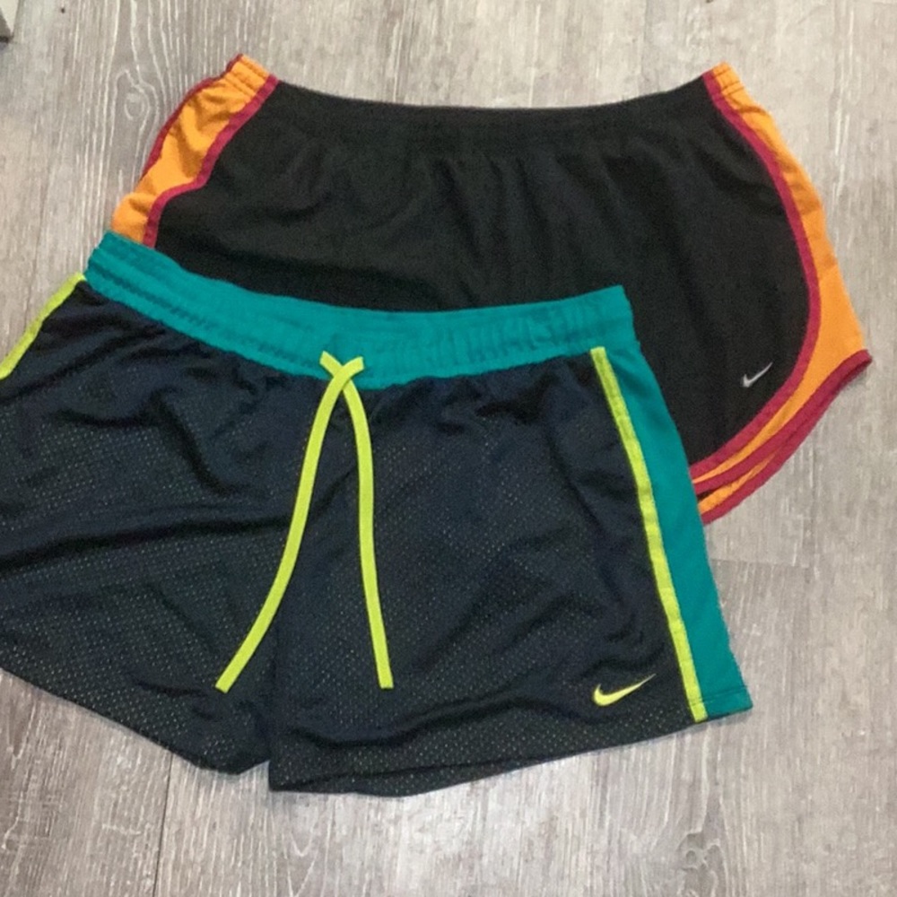 Nike Womens athletic shorts set XL